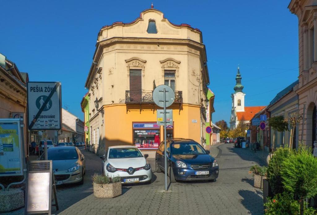 Apartman Zara Komárno Екстериор снимка